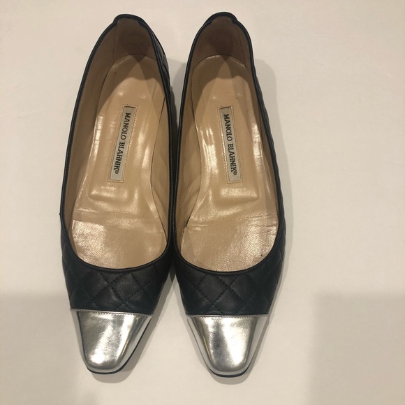 MANOLO BLAHNIK
Quilted Leather Cap-Toe Flats - Picture 2 of 9